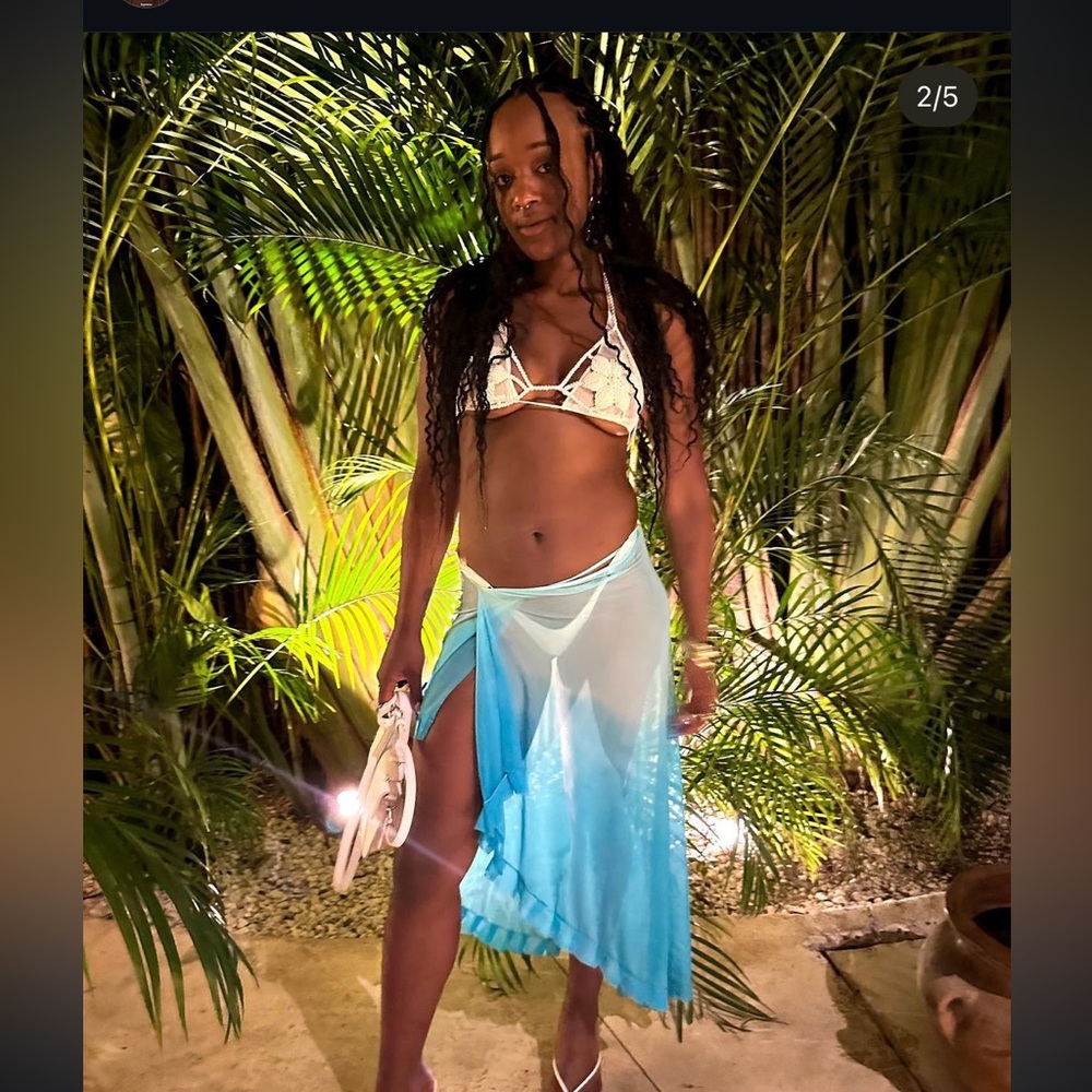 Entreagaus 3-piece bikini set with wrap skirt
